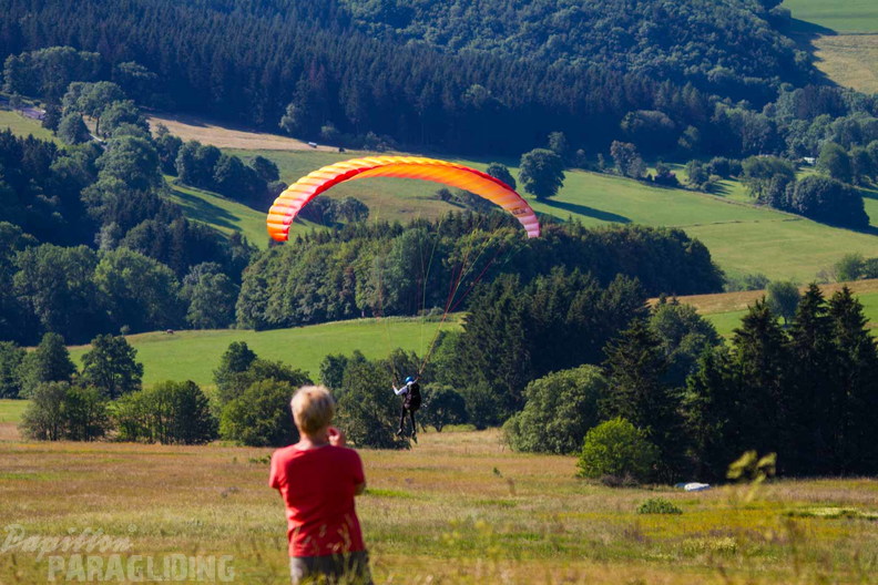 wasserkuppe-paragliding-suedhang-23-06-25.jpg-154