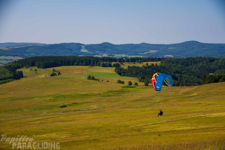 wasserkuppe-paragliding-suedhang-23-06-25.jpg-105