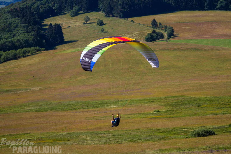 wasserkuppe-paragliding-suedhang-23-06-25.jpg-117