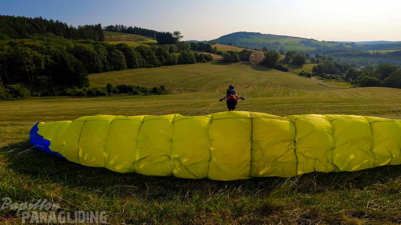 es25.23-elpe-paragliding-125