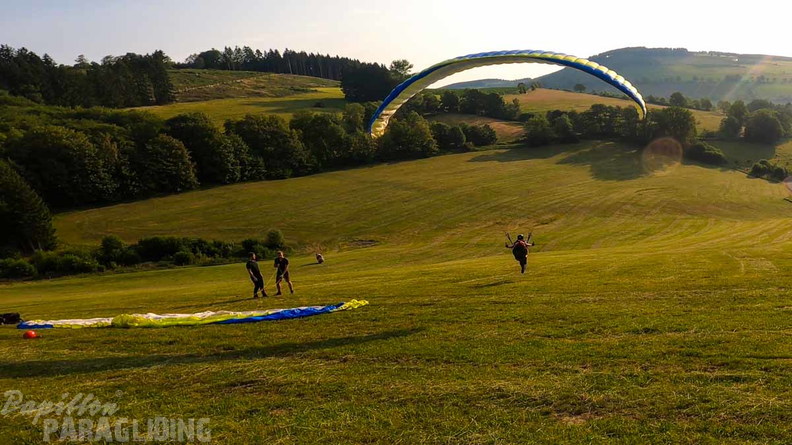 es25.23-elpe-paragliding-123