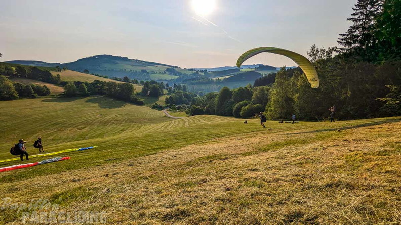 es25.23-elpe-paragliding-101