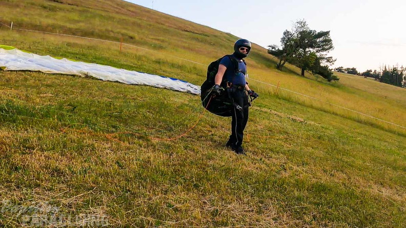 es25.23-elpe-paragliding-112