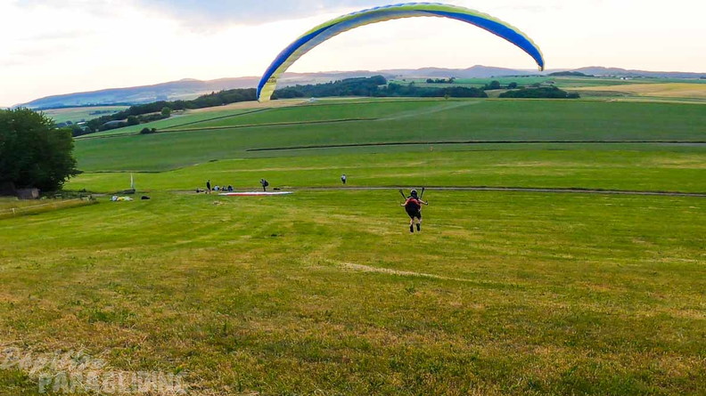 es25.23-elpe-paragliding-114