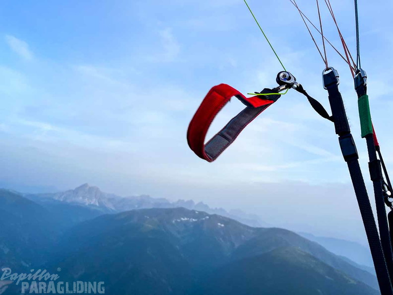 DH25.23-luesen-paragliding-112