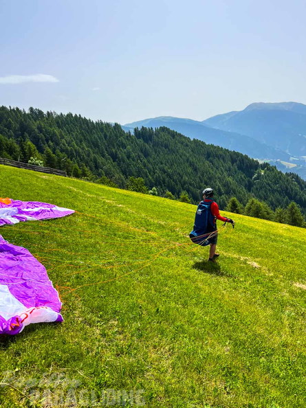 DH25.23-luesen-paragliding-119