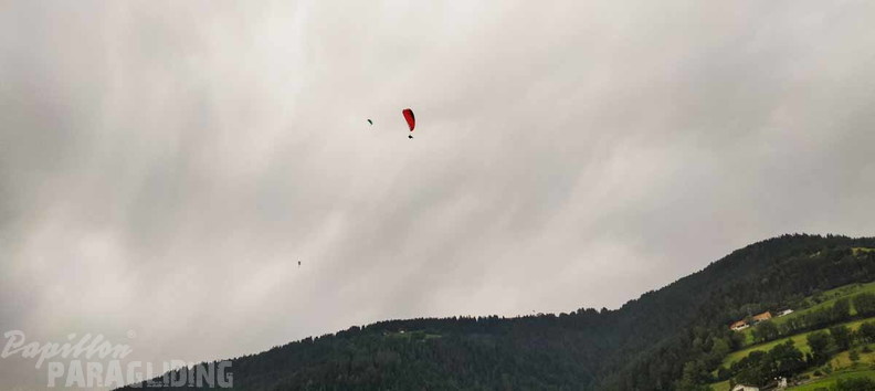 DH25.23-luesen-paragliding-131