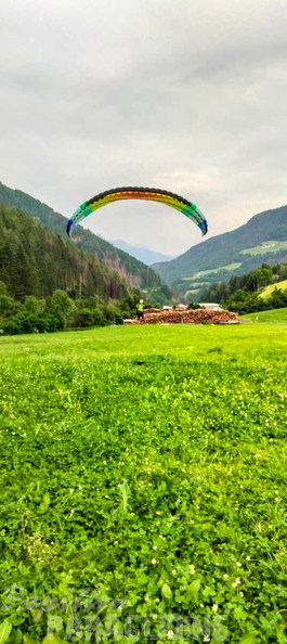DH25.23-luesen-paragliding-128