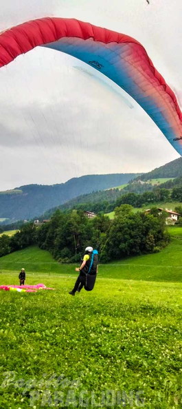 DH25.23-luesen-paragliding-148