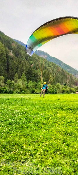 DH25.23-luesen-paragliding-155
