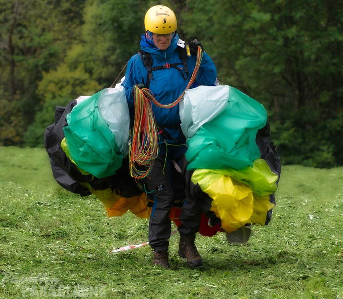 dh32.23-luesen-paragliding-131