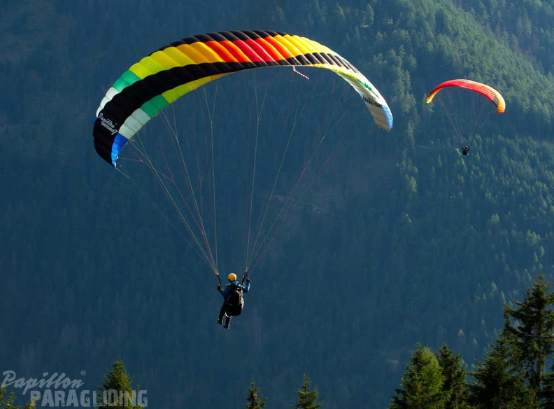 dh32.23-luesen-paragliding-175