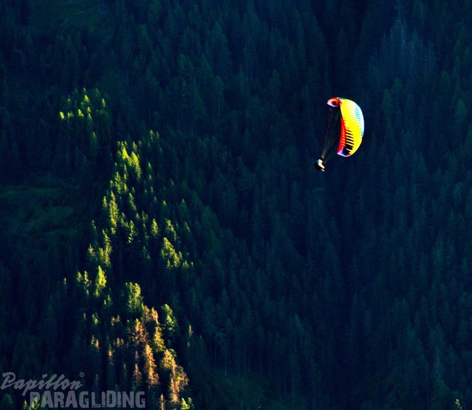 dh32.23-luesen-paragliding-185