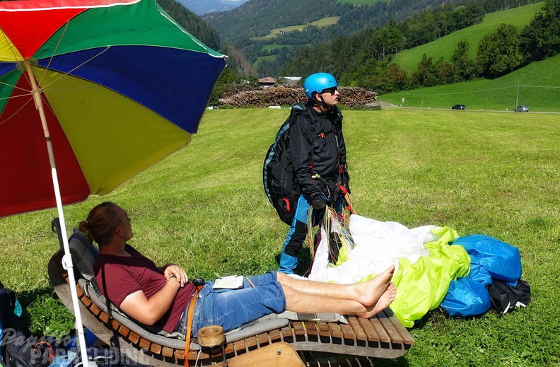 dh32.23-luesen-paragliding-214