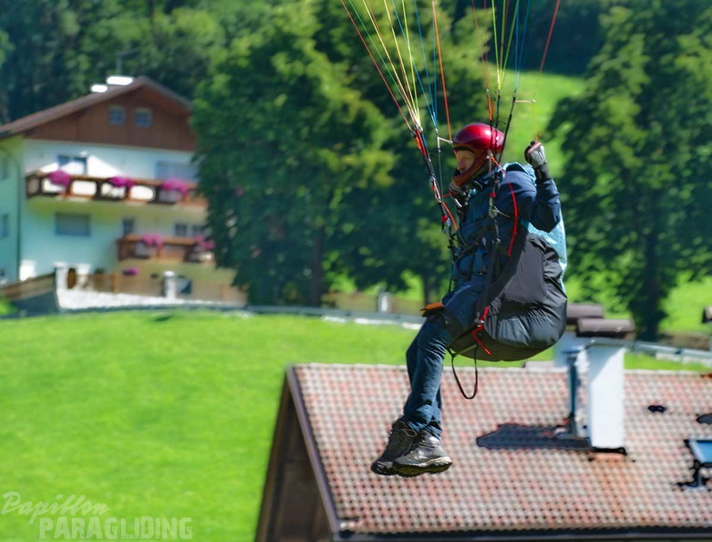 dh32.23-luesen-paragliding-230