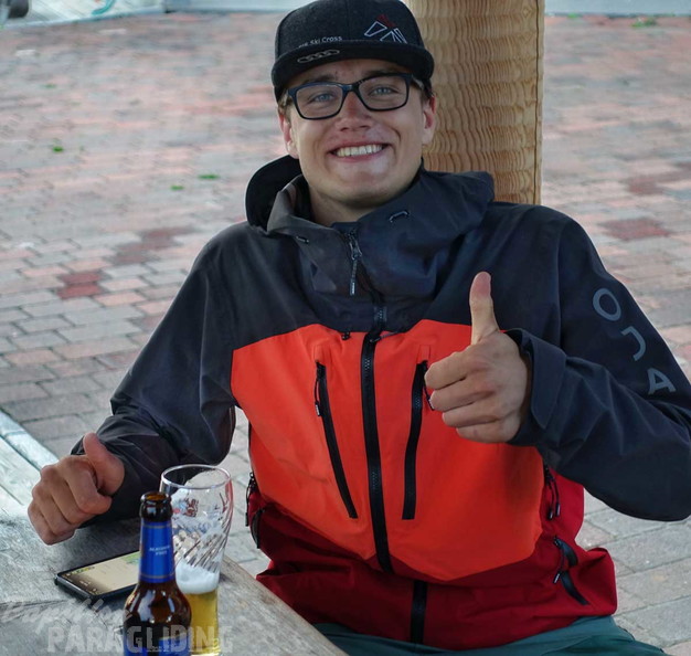 dh32.23-luesen-paragliding-236