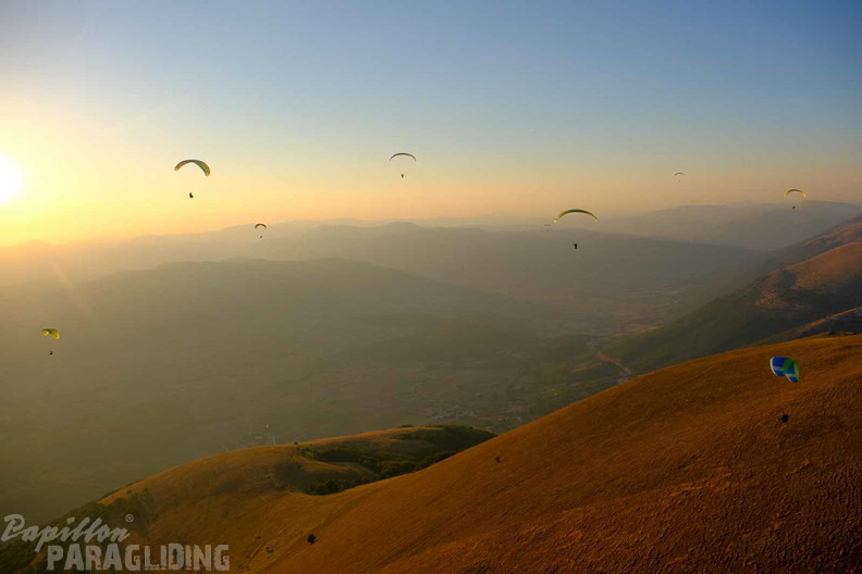 fcf37.23-castelluccio-paragliding-pw-101