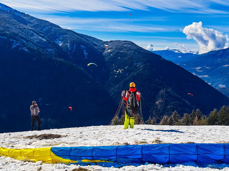 D7.24-luesen-paragliding-110