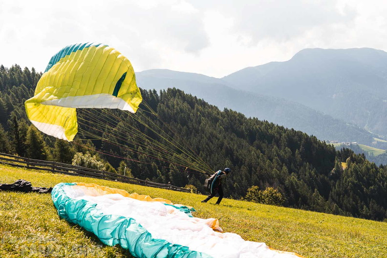 DH24.29-luesen-sommer-paragliding-135