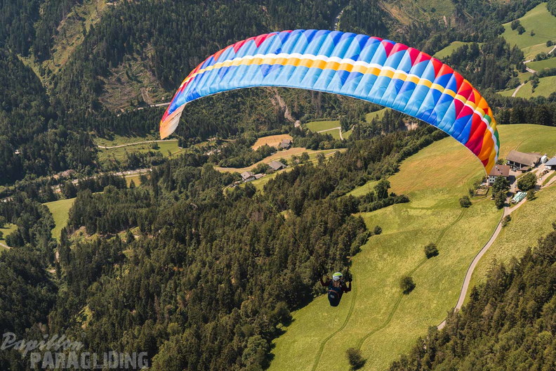 DH24.29-luesen-sommer-paragliding-154