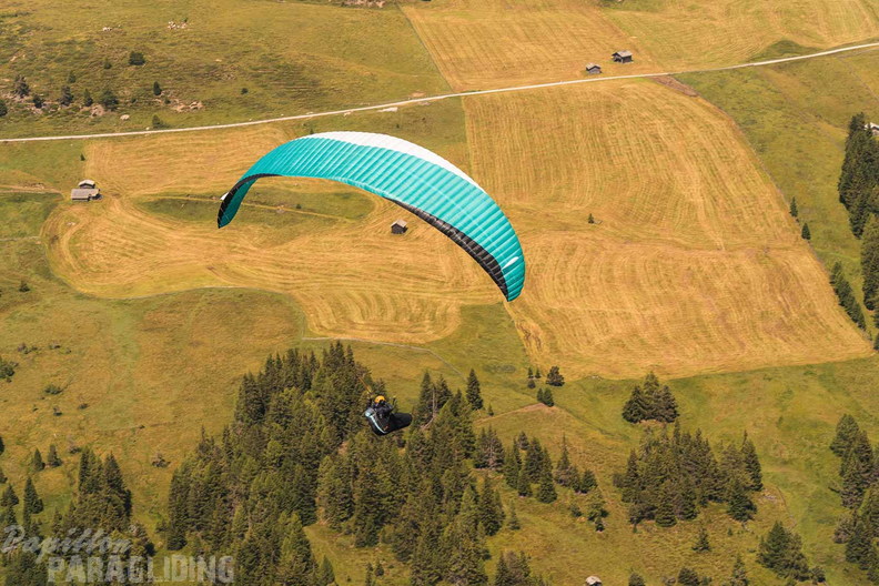 DH24.29-luesen-sommer-paragliding-165