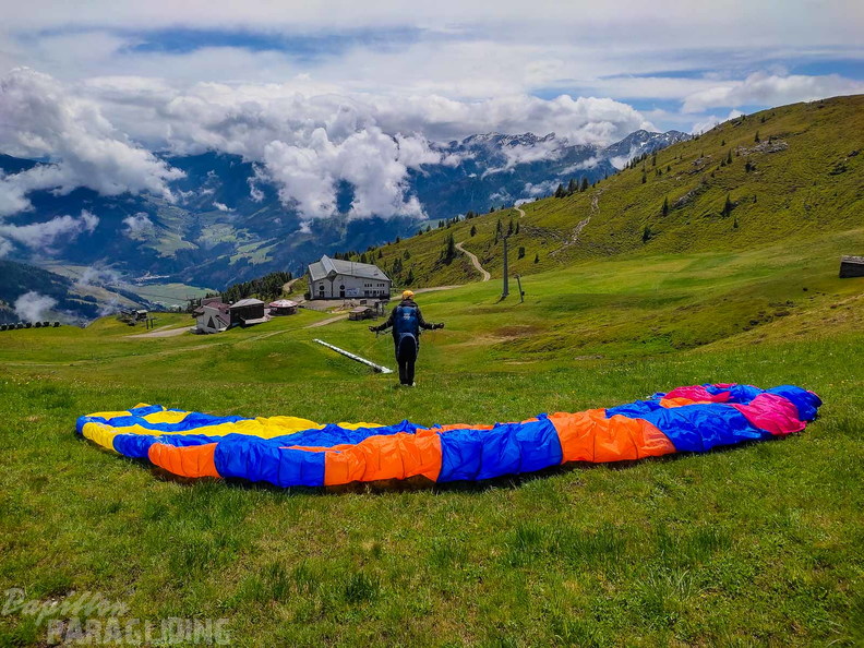 fpx26.24-paragliding-196