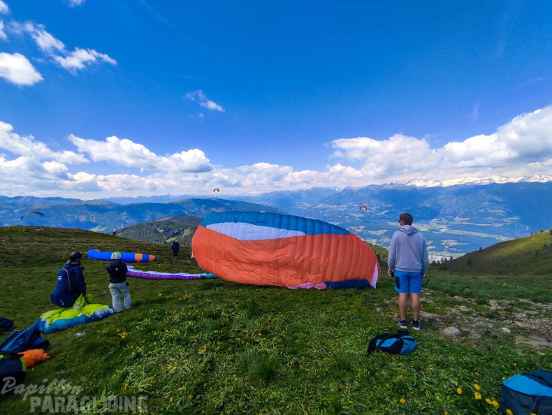 fpx26.24-paragliding-120.jpg