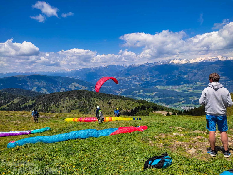 fpx26.24-paragliding-130