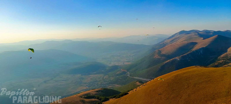 fcf37.23-castelluccio-paragliding-132
