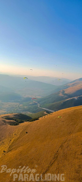 fcf37.23-castelluccio-paragliding-131