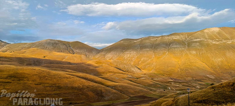 fcf37.23-castelluccio-paragliding-161
