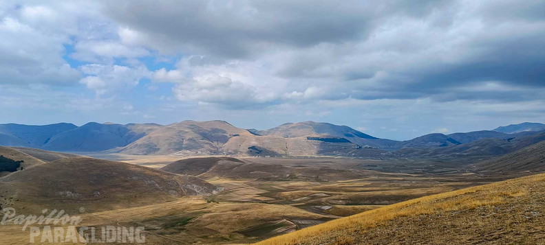 fcf37.23-castelluccio-paragliding-170