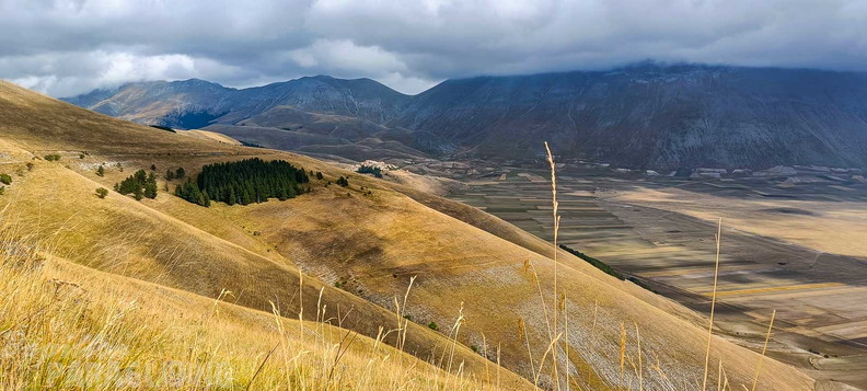 fcf37.23-castelluccio-paragliding-180