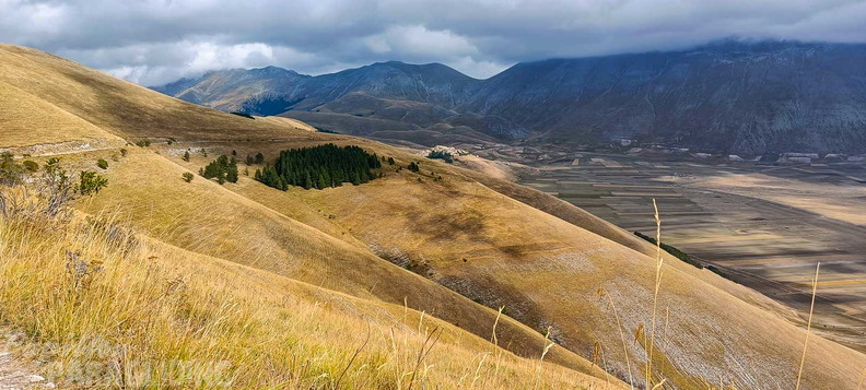 fcf37.23-castelluccio-paragliding-181