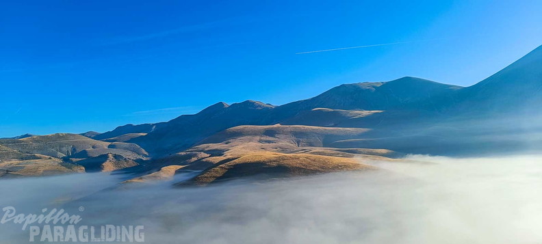 fcf37.23-castelluccio-paragliding-108