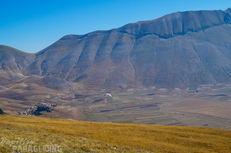 fcf37.23-castelluccio-italien-paragliding-01299