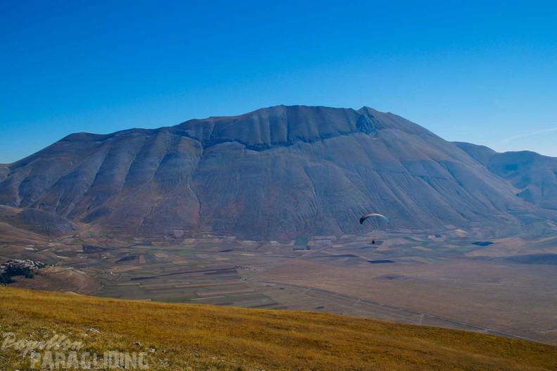 fcf37.23-castelluccio-italien-paragliding-01298