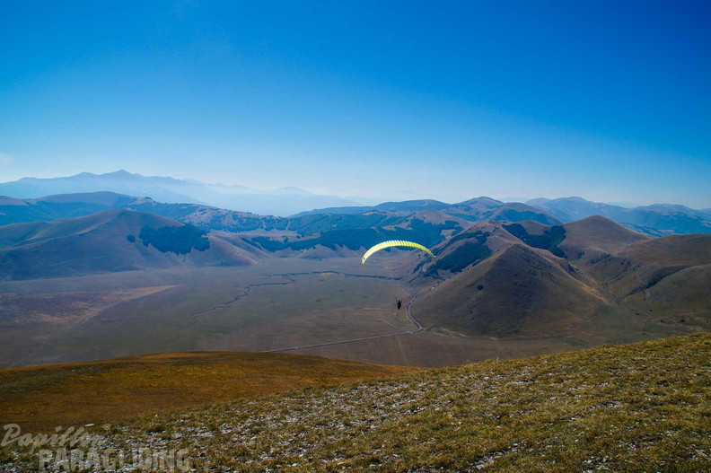fcf37.23-castelluccio-italien-paragliding-01303
