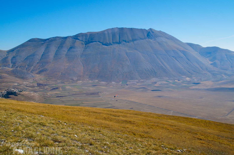 fcf37.23-castelluccio-italien-paragliding-01300