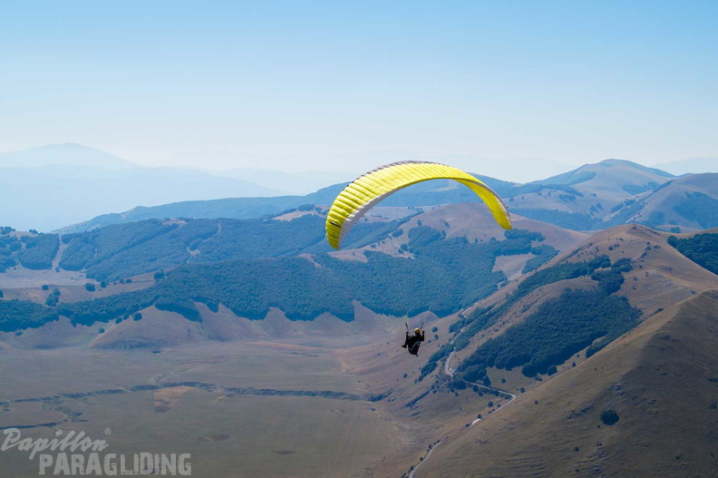 fcf37.23-castelluccio-italien-paragliding-01330