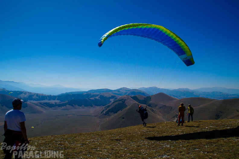 fcf37.23-castelluccio-italien-paragliding-01333