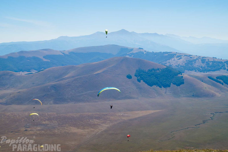fcf37.23-castelluccio-italien-paragliding-01336