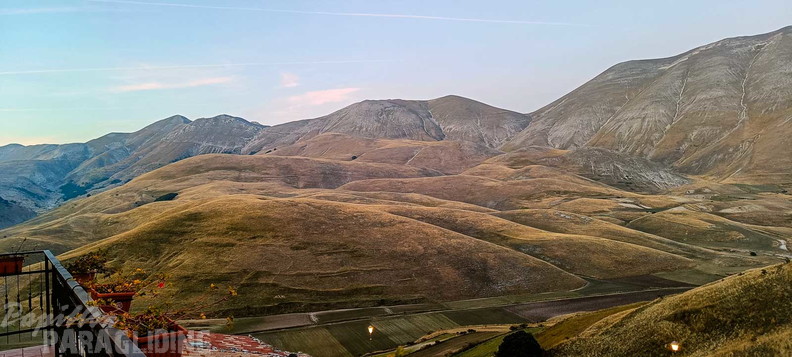 fcf37.23-castelluccio-paragliding-104