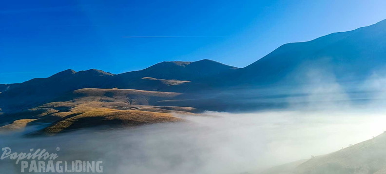 fcf37.23-castelluccio-paragliding-109