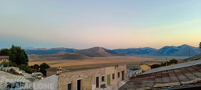 fcf37.23-castelluccio-paragliding-105