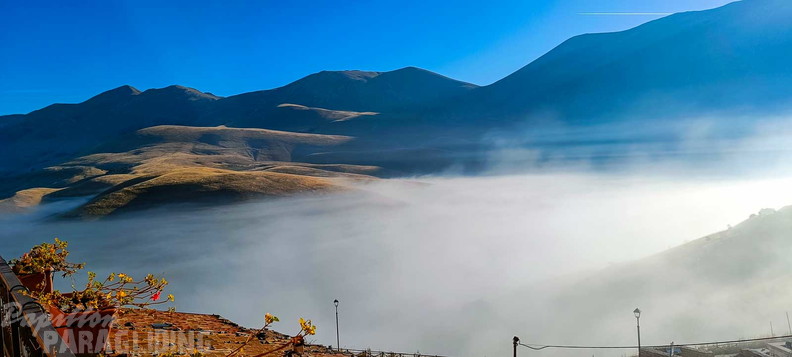 fcf37.23-castelluccio-paragliding-106