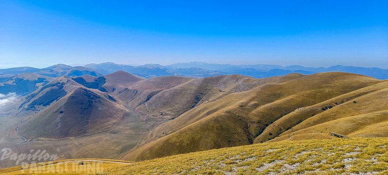 fcf37.23-castelluccio-paragliding-112