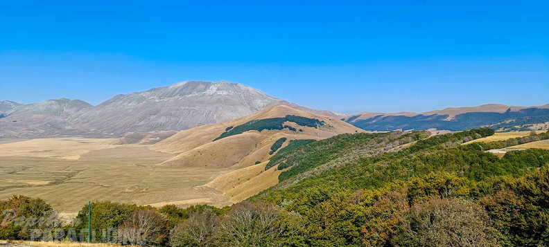 fcf37.23-castelluccio-paragliding-116