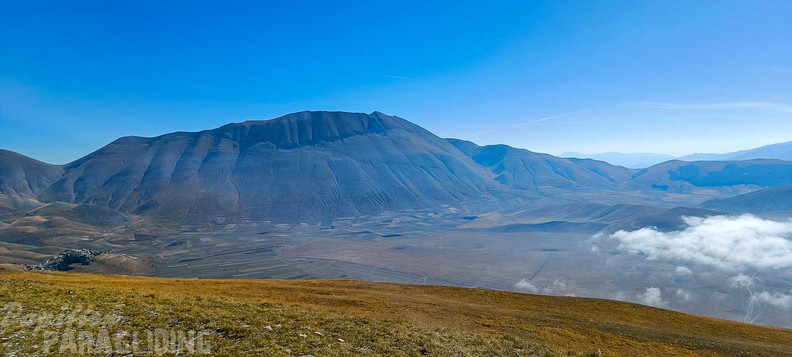 fcf37.23-castelluccio-paragliding-113