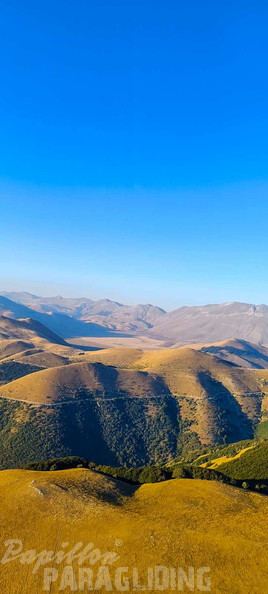 fcf37.23-castelluccio-paragliding-123